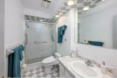 200 SE 11th St, Pompano Beach, FL 33060 - Photo 13