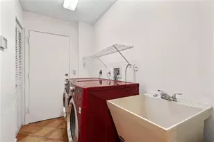 8170 Hampton Wood Dr, Boca Raton, FL 33433 - Photo 17