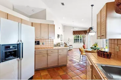 8170  Hampton Wood Dr, Boca Raton, FL 33433 - Photo 7