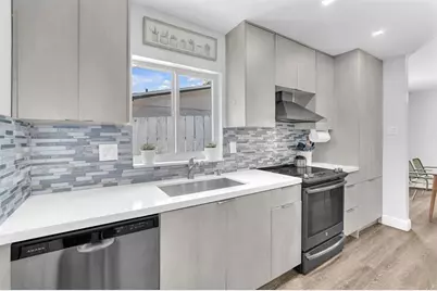 1121 N 66th Ter, Hollywood, FL 33024 - Photo 13