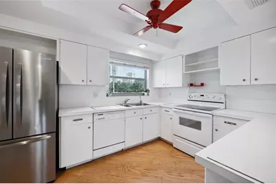 818 SE 4th St, Unit #201, Fort Lauderdale, FL 33301 - Photo 17