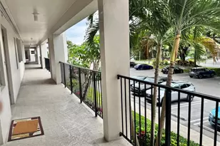 2850 N Palm Aire Dr, Pompano Beach, FL 33069 - Photo 7