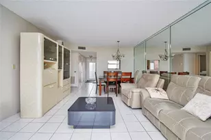 9460 Sunrise Lakes Blvd, Sunrise, FL 33322 - Photo 7