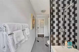 1280 NE 40th St, Oakland Park, FL 33334 - Photo 31