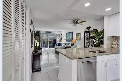 3060  Holiday Springs Blvd, Unit #106, Margate, FL 33063 - Photo 3