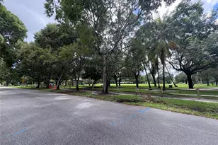 2109 Pinehurst Dr, West Palm Beach, FL 33407 - Photo 15