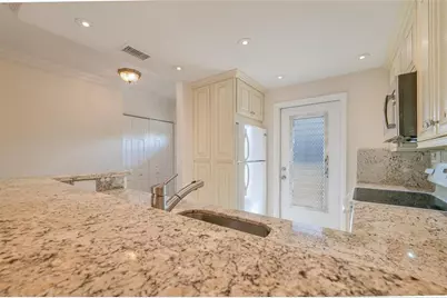 5071 W Oakland Park Blvd, Unit #204, Lauderdale Lakes, FL 33313 - Photo 15