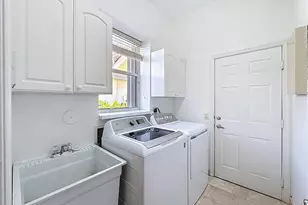 1673 Victoria Pointe Cir, Weston, FL 33327 - Photo 65