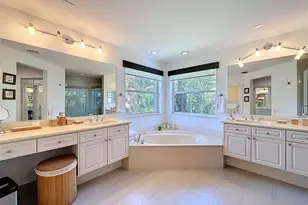 1673 Victoria Pointe Cir, Weston, FL 33327 - Photo 57