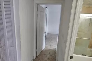 677 NE 24th St, Miami, FL 33137 - Photo 15