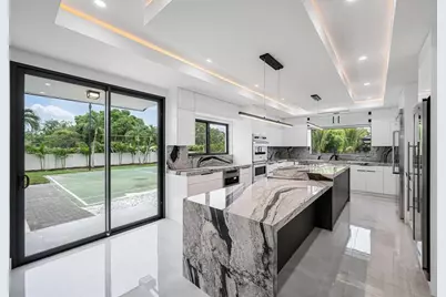 10201 SW 64th St, Miami, FL 33173 - Photo 9