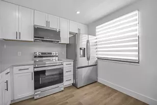 6037 Balboa Cir, Boca Raton, FL 33433 - Photo 7