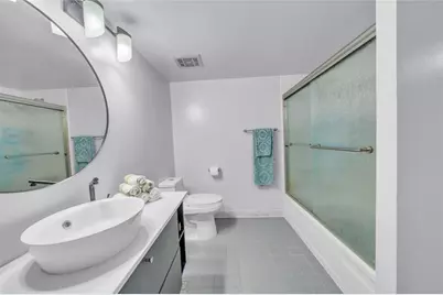 100  Golden Isles Dr, Unit #611, Hallandale Beach, FL 33009 - Photo 21