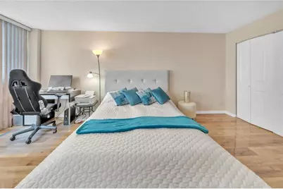 100  Golden Isles Dr, Unit #611, Hallandale Beach, FL 33009 - Photo 17