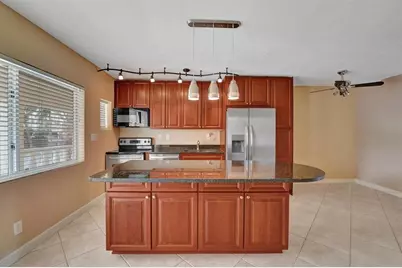 2895 NE 32nd St, Unit #206, Fort Lauderdale, FL 33306 - Photo 5