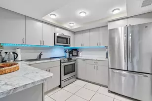 29 Laredo Pl, Davie, FL 33324 - Photo 7