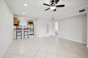 924 SE 2nd St, Fort Lauderdale, FL 33301 - Photo 7