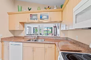 8486 Heather Pl, Boynton Beach, FL 33472 - Photo 7