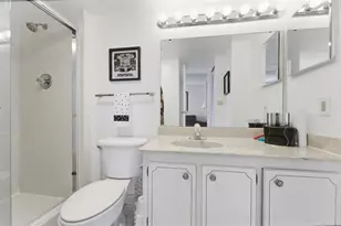 3675 N Country Club Dr, Aventura, FL 33180 - Photo 13