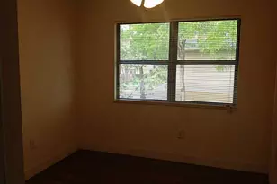 10527 NW 8th St, Pembroke Pines, FL 33026 - Photo 9