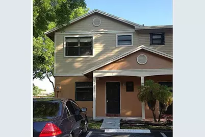 10527 NW 8th St, Unit #10527, Pembroke Pines, FL 33026 - Photo 1