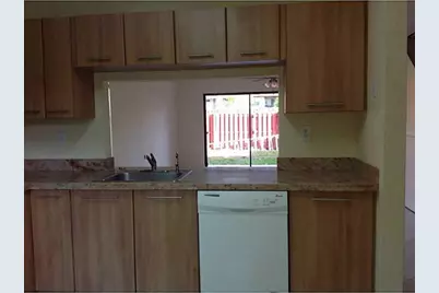 10527 NW 8th St, Unit #10527, Pembroke Pines, FL 33026 - Photo 3