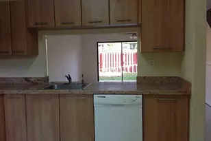 10527 NW 8th St, Pembroke Pines, FL 33026 - Photo 3