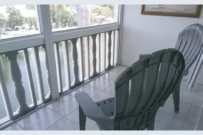 460  Paradise Isle Blvd, Unit #301, Hallandale Beach, FL 33009 - Photo 7