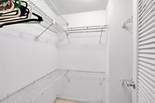 620 Tennis Club Dr, Fort Lauderdale, FL 33311 - Photo 17