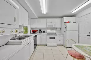 620 Tennis Club Dr, Fort Lauderdale, FL 33311 - Photo 9