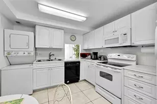 620 Tennis Club Dr, Fort Lauderdale, FL 33311 - Photo 11