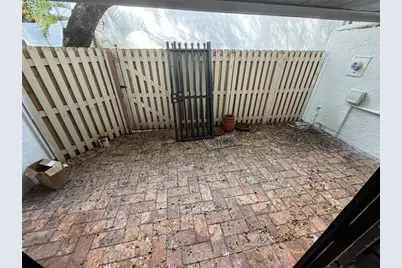 19428 NE 26th Ave, Unit #103, Miami, FL 33180 - Photo 11