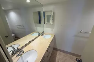 19428 NE 26th Ave, Miami, FL 33180 - Photo 45