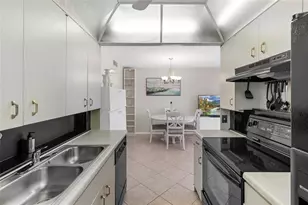 3028 Cambridge B, Deerfield Beach, FL 33442 - Photo 11