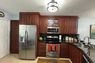 1770 NE 191st St Unit, Miami, FL 33179 - Photo 3