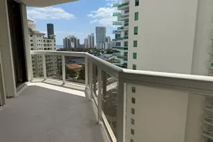 20185 E Country Club Dr, Aventura, FL 33180 - Photo 11