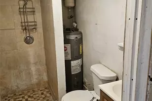 421 N 10th St, Fort Pierce, FL 34950 - Photo 35