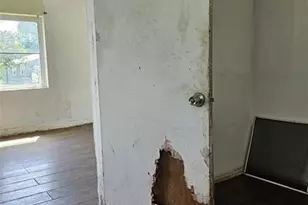 421 N 10th St, Fort Pierce, FL 34950 - Photo 17