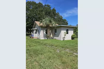 421 N 10th St, Fort Pierce, FL 34950 - Photo 1