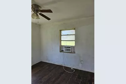 421 N 10th St, Fort Pierce, FL 34950 - Photo 15