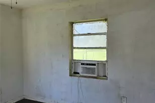 421 N 10th St, Fort Pierce, FL 34950 - Photo 15