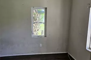 421 N 10th St, Fort Pierce, FL 34950 - Photo 25