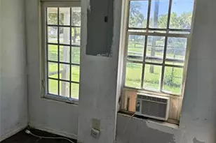 421 N 10th St, Fort Pierce, FL 34950 - Photo 39