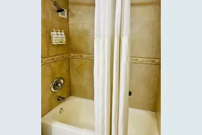 19201  Collins Ave, Unit #646, North Miami Beach, FL 33160 - Photo 9