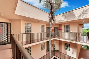 4111 Coral Tree Cir, Coconut Creek, FL 33073 - Photo 5