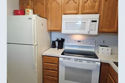 44  Woodland Dr, Unit #205, Vero Beach, FL 32962 - Photo 11