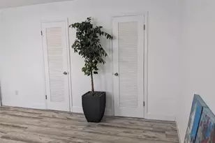 11685 Canal Dr, North Miami, FL 33181 - Photo 17