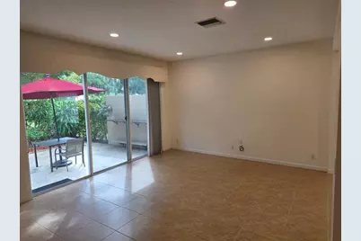 383  Berenger Walk, Royal Palm Beach, FL 33414 - Photo 5