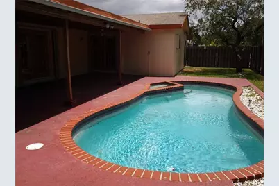 9620 NW 42nd Ct, Sunrise, FL 33351 - Photo 5