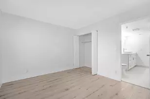 2200 S Cypress Bend Dr, Pompano Beach, FL 33069 - Photo 9